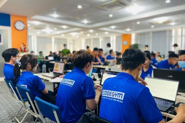 Hoat-dong-CodeGym-4